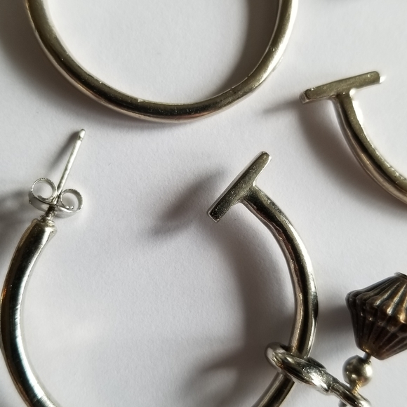 Lot of earrings charm holder six pairs gold tone and silver tone - Picture 16 of 16